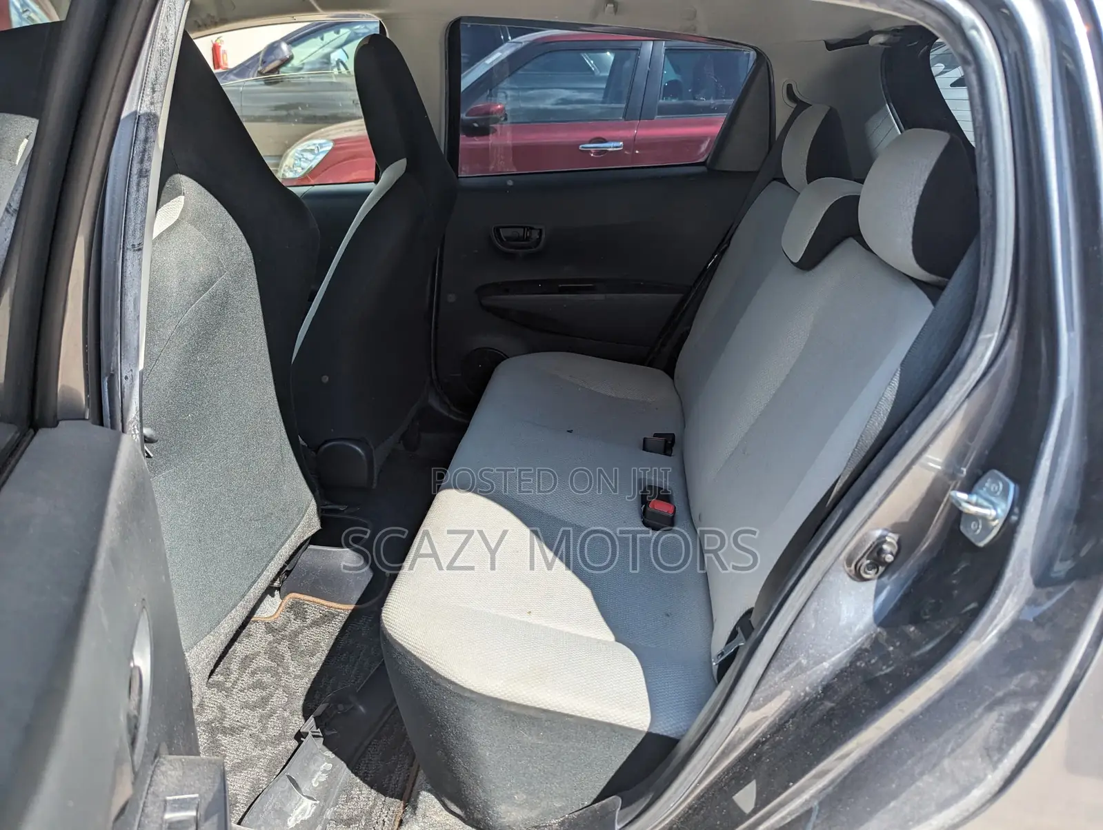 Toyota Vitz 2014 Gray