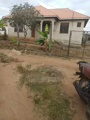 3bdrm House in Mark Real Estate, Bunju for sale