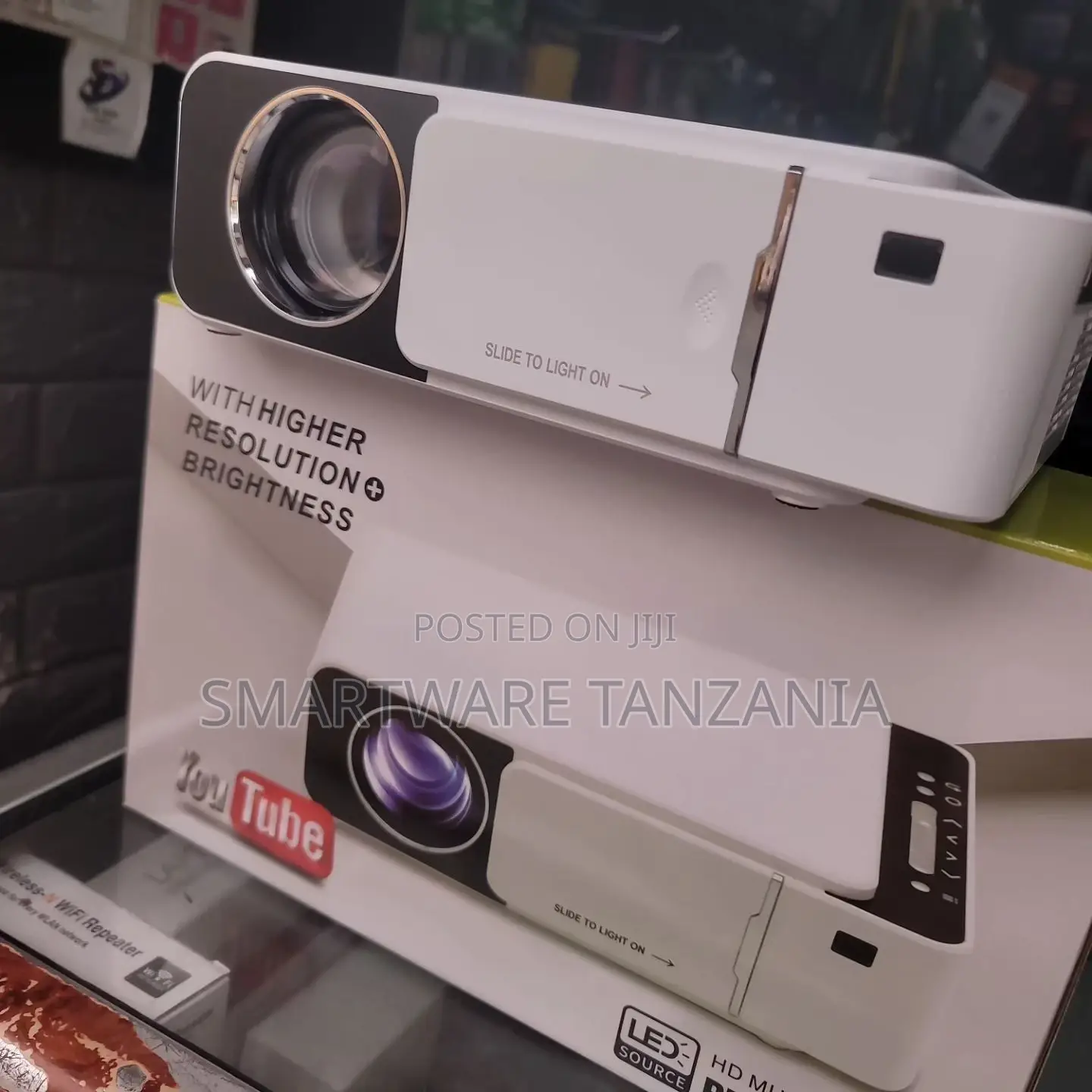 Smart Projector HD 3D Wifi Miracast Home Cinema Projector