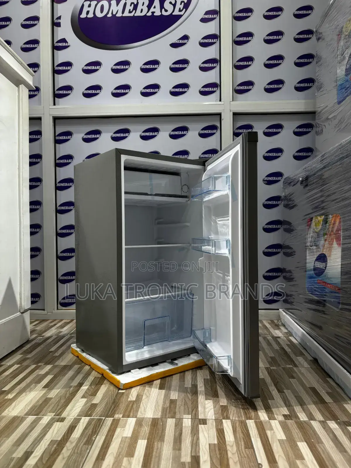 Homebase Refrigerator 105L