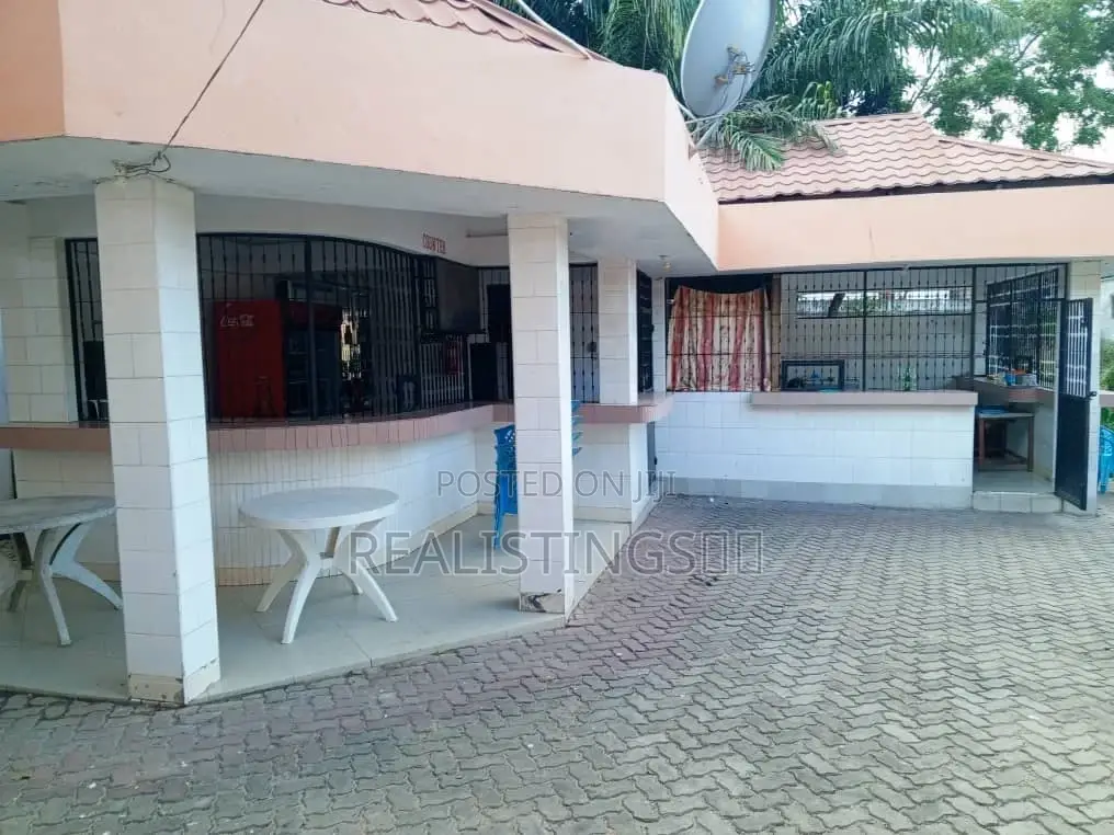 Mbezi Mwisho: 13 Rooms Lodge, Bar and Halls Vinauzwa - Dar