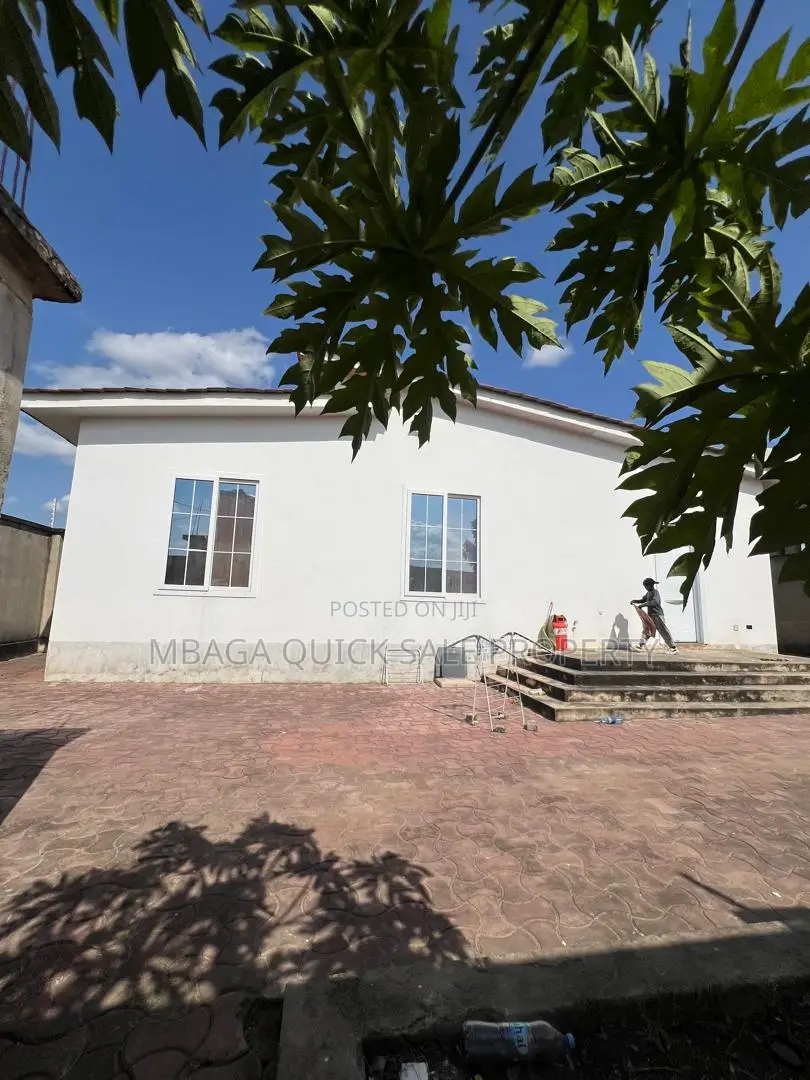 3bdrm House in Boko Basihaya, Bunju for sale