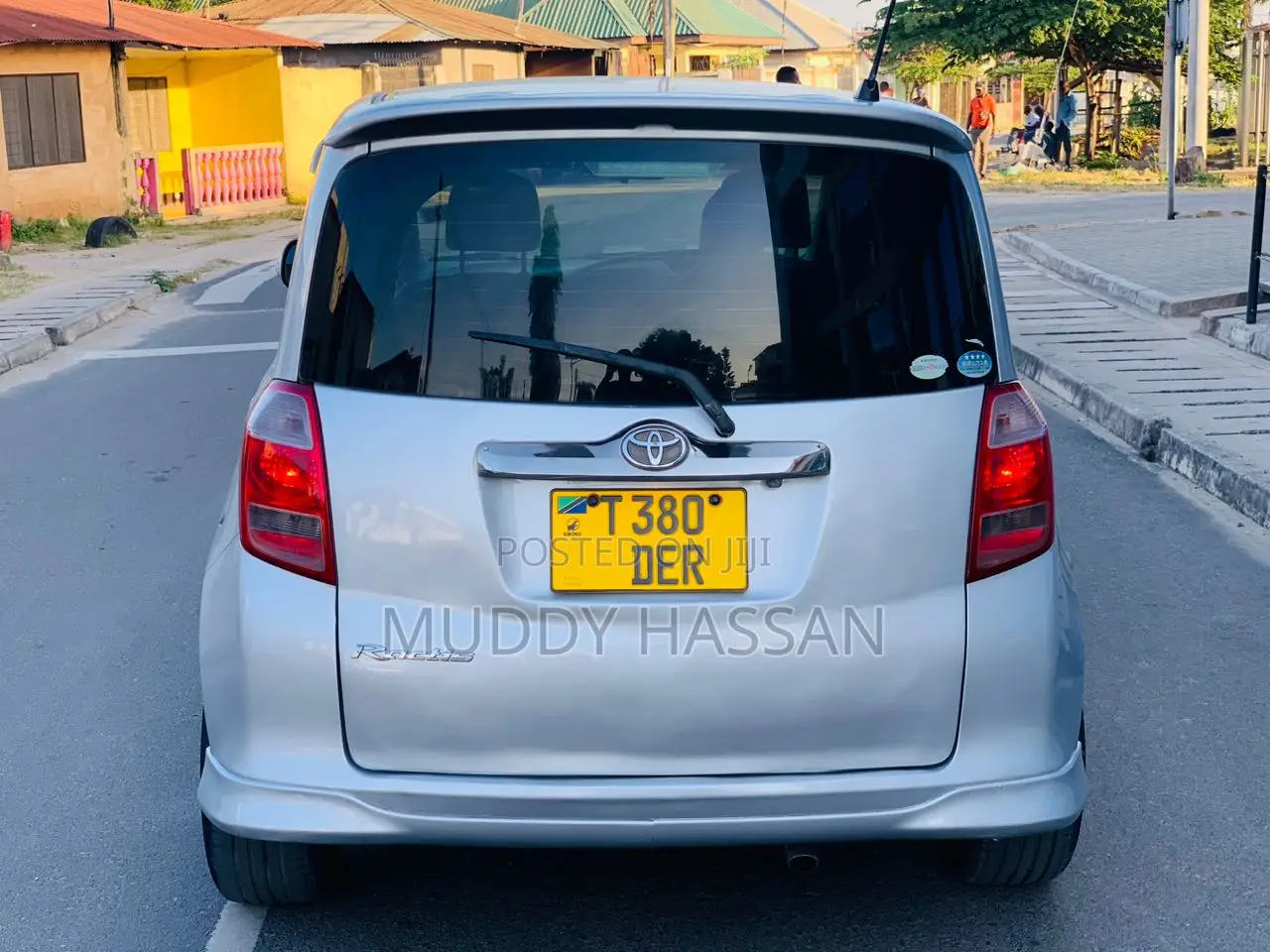 Toyota Ractis 2008 Silver