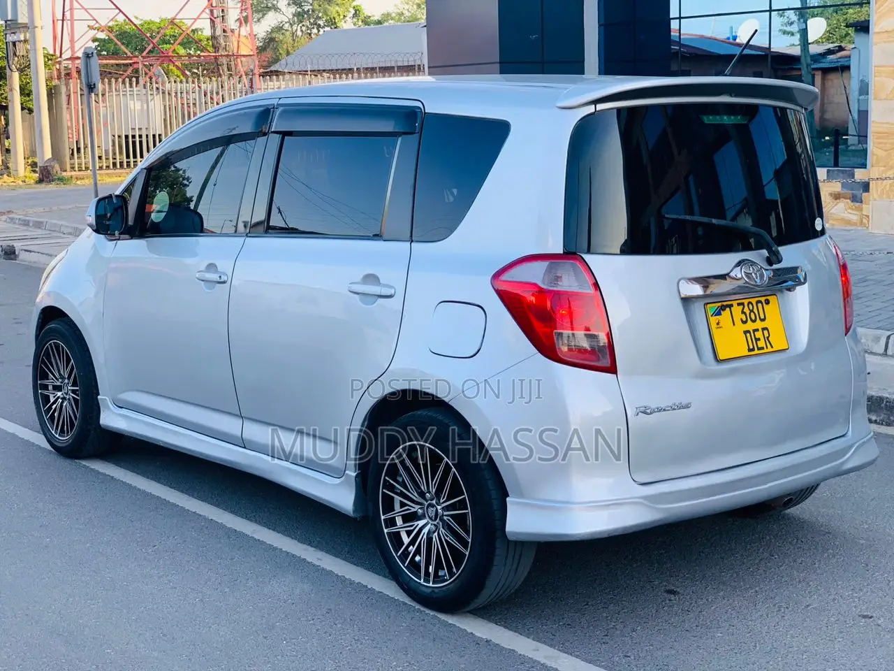 Toyota Ractis 2008 Silver