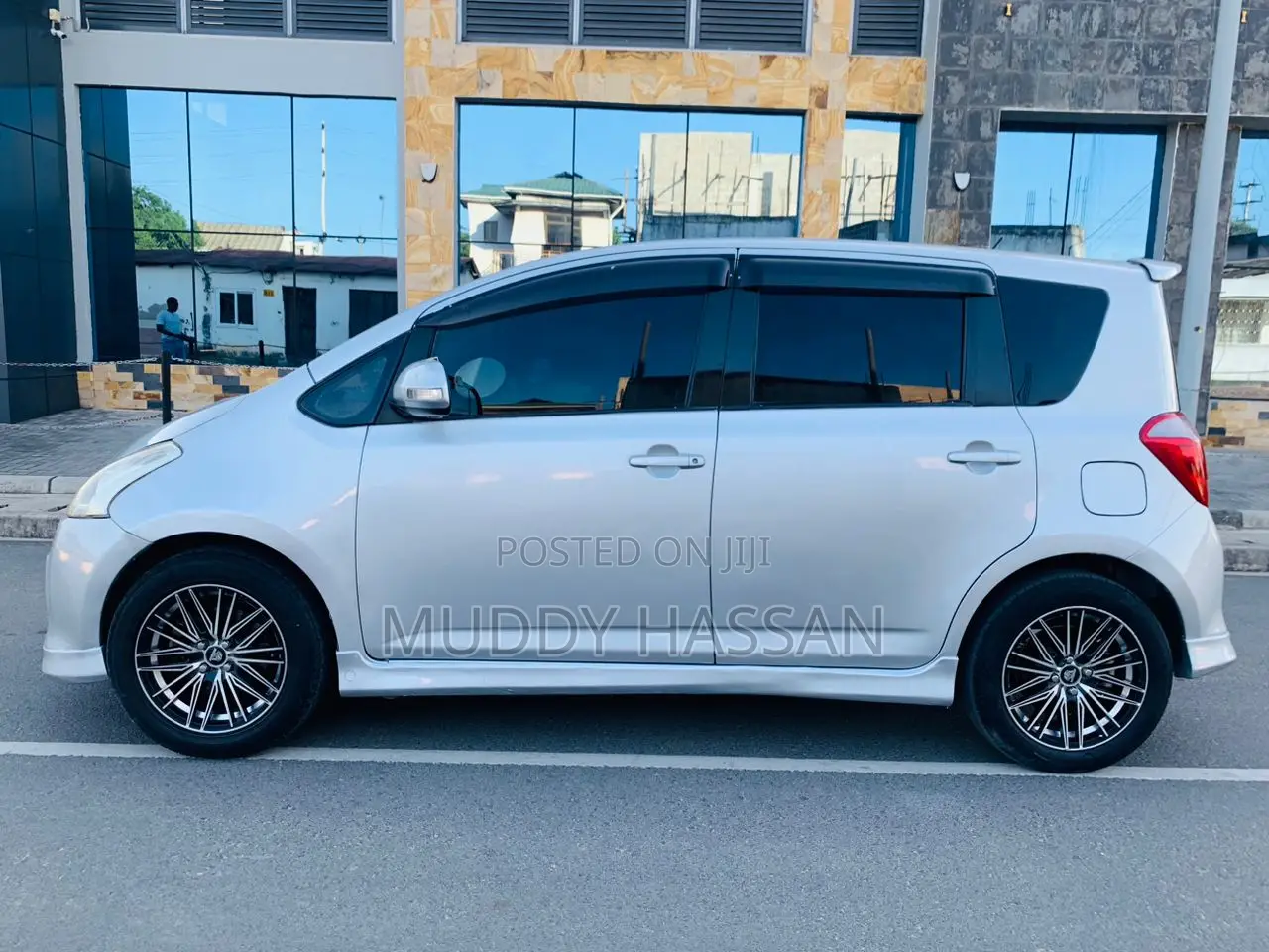 Toyota Ractis 2008 Silver