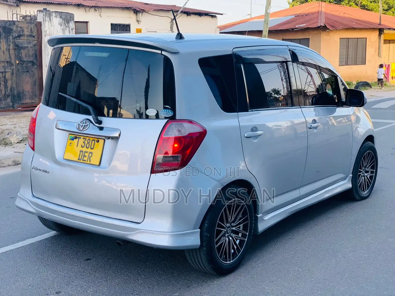 Toyota Ractis 2008 Silver