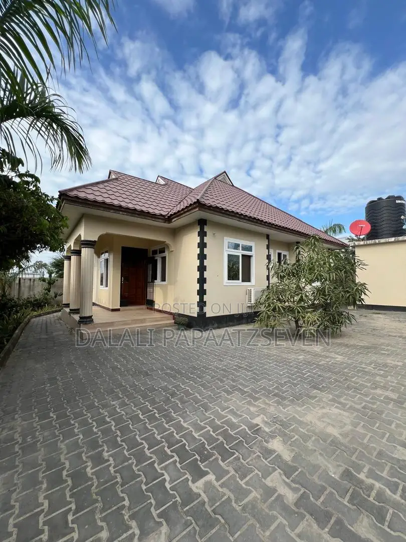 3bdrm House in Dalalipapaatzseven, Kinondoni for rent