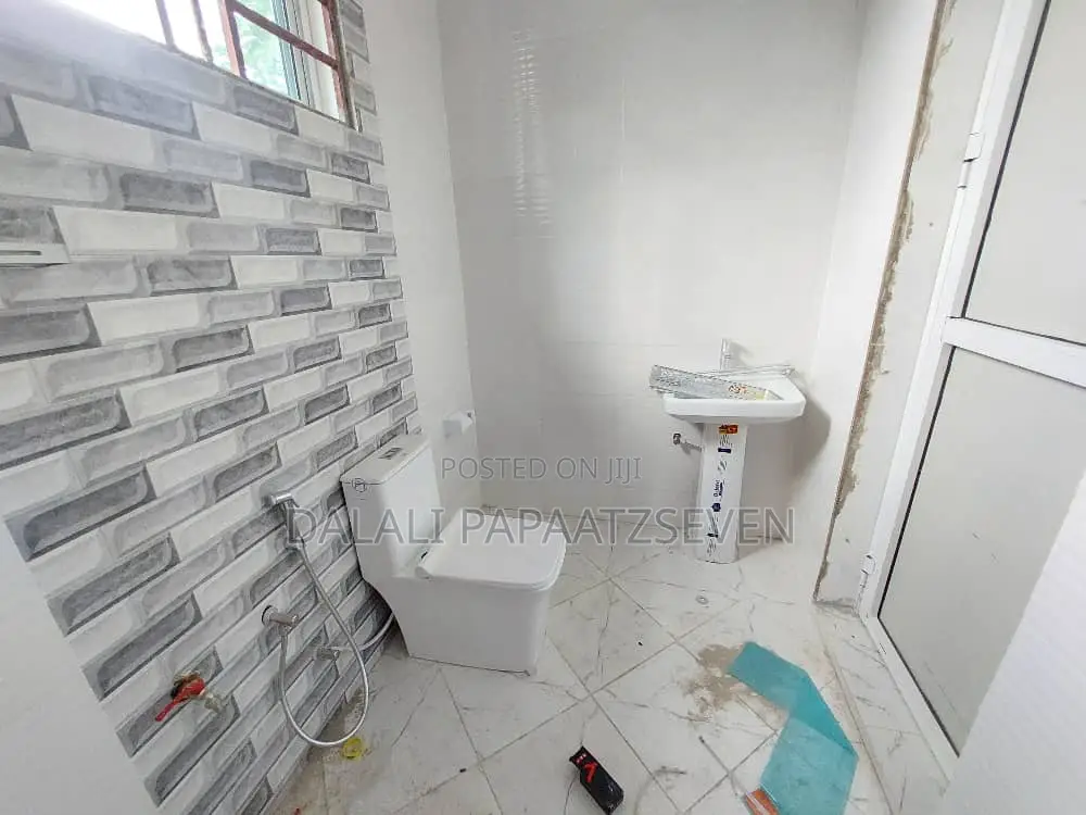 2bdrm Apartment in Dalalipapaatzseven, Kimara for rent