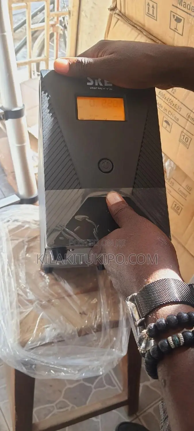 Uninterruptible Power System 3000W