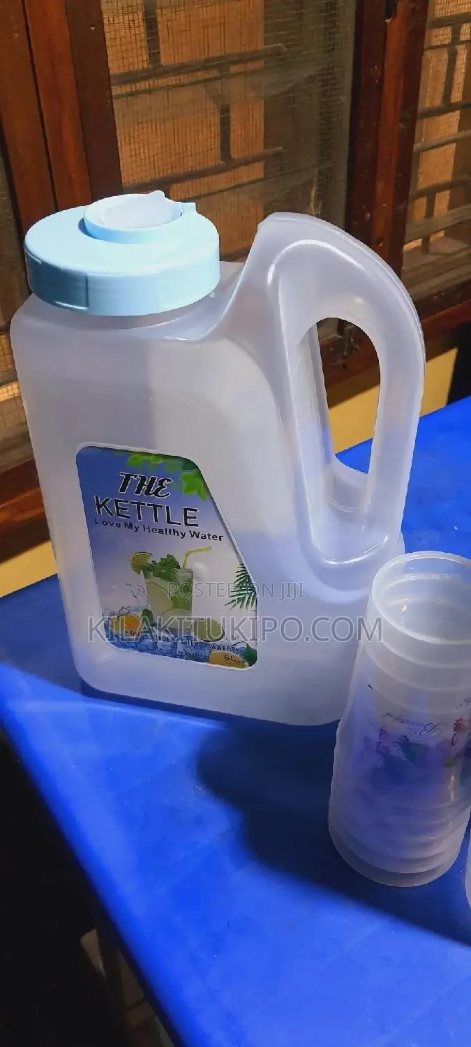 The Plastic Kettle 6L