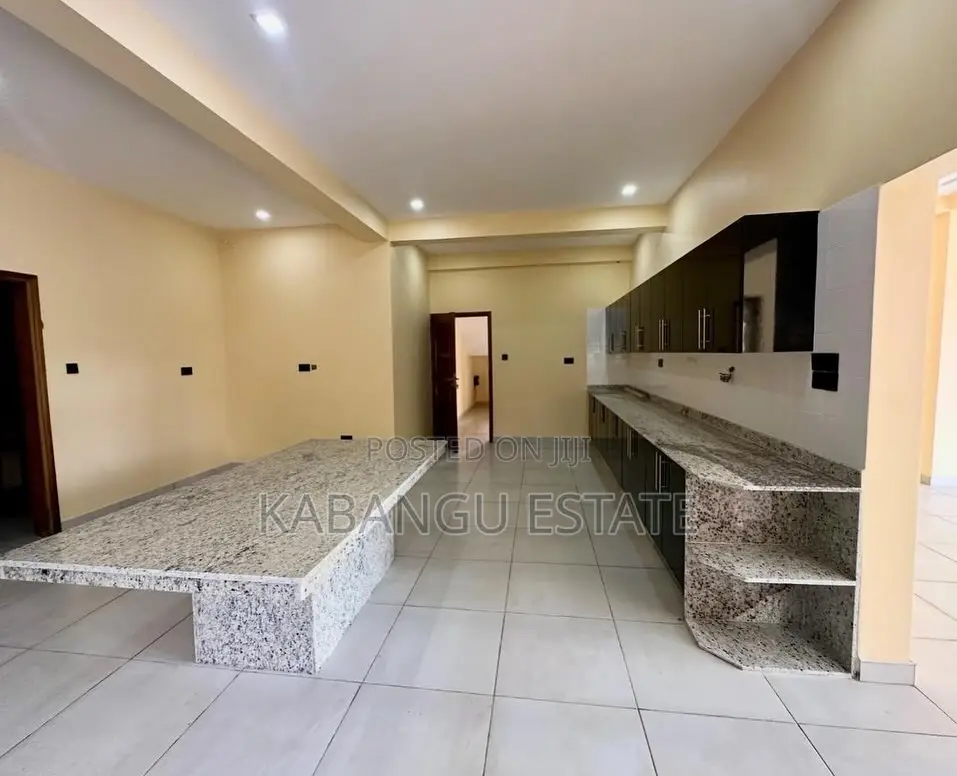 5bdrm Villa in Oysterbay, Kinondoni for rent