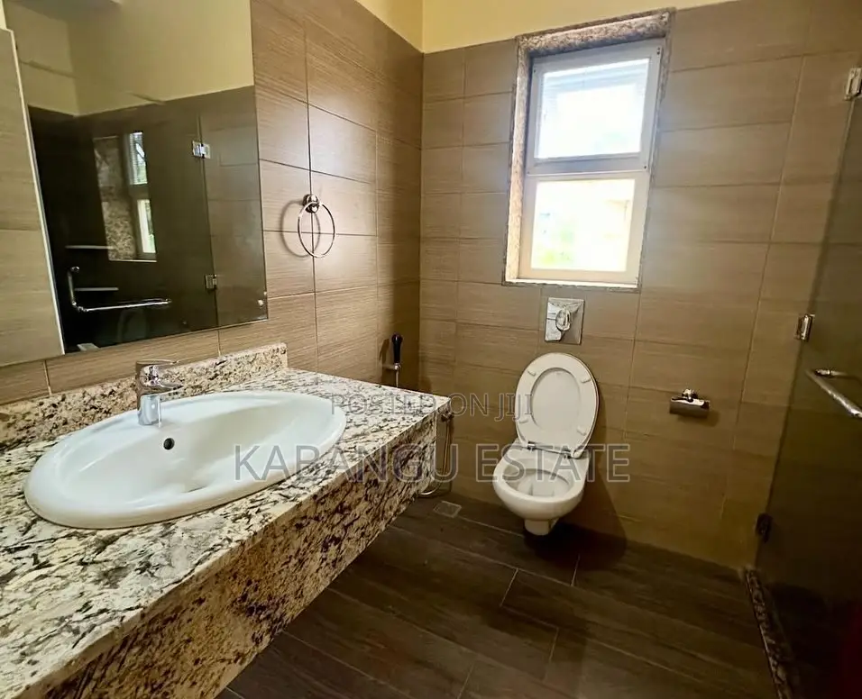 5bdrm Villa in Oysterbay, Kinondoni for rent