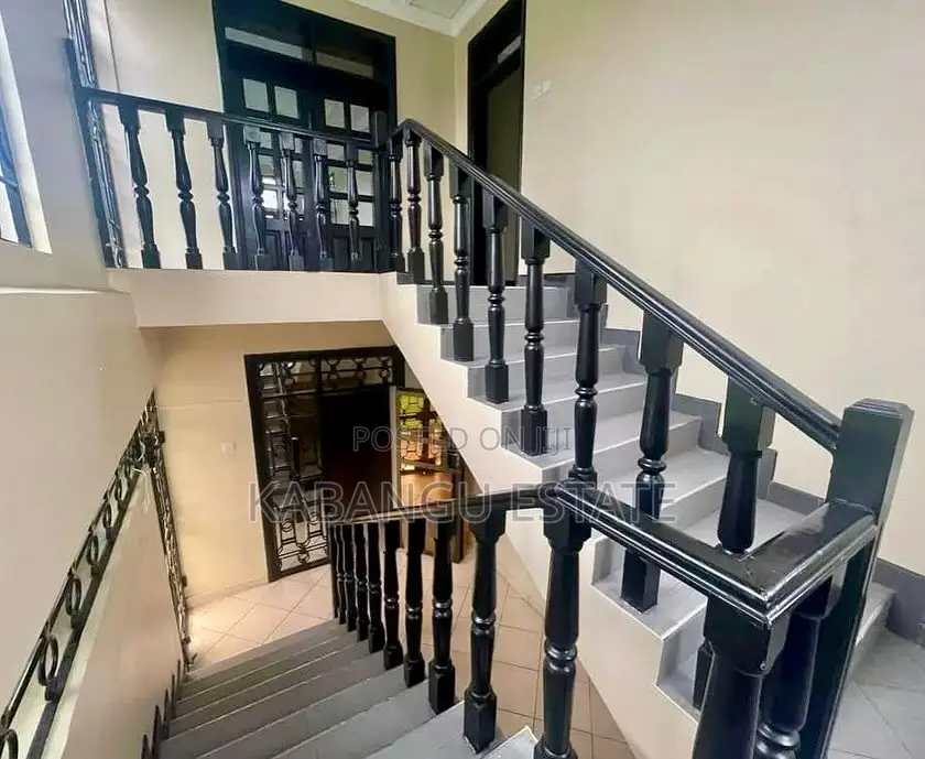 6bdrm Bungalow in Mikocheni, Kinondoni for rent