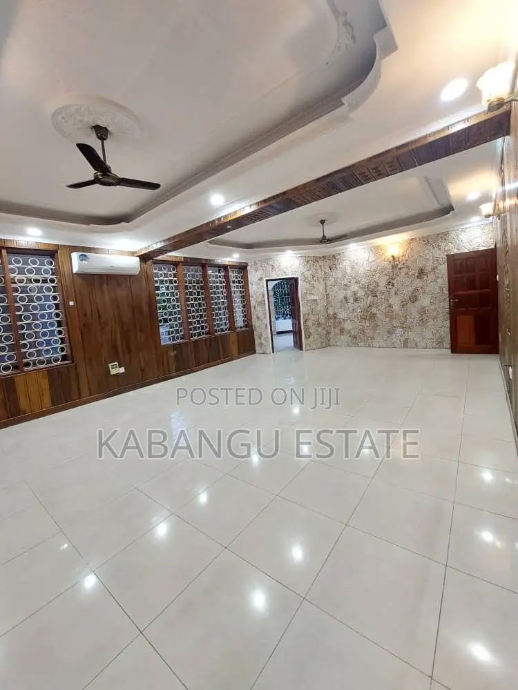 8bdrm Bungalow in Mikocheni, Kinondoni for rent