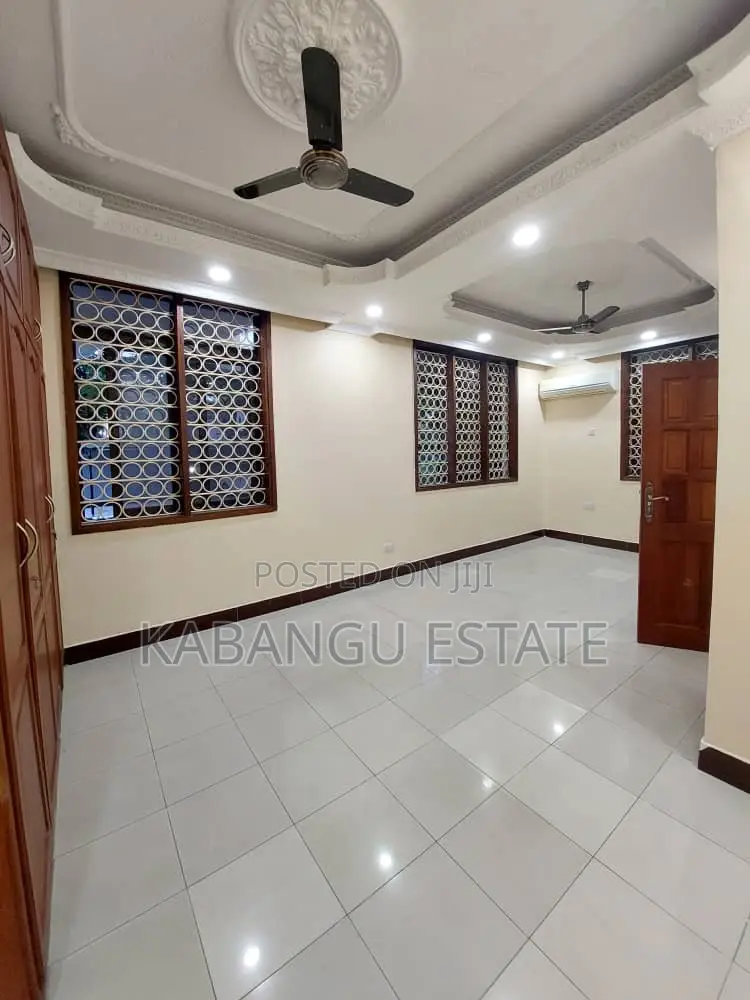 8bdrm Bungalow in Mikocheni, Kinondoni for rent
