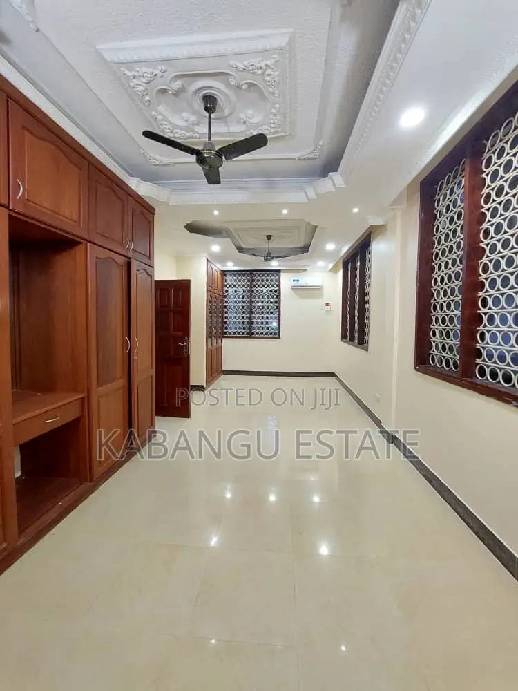 8bdrm Bungalow in Mikocheni, Kinondoni for rent