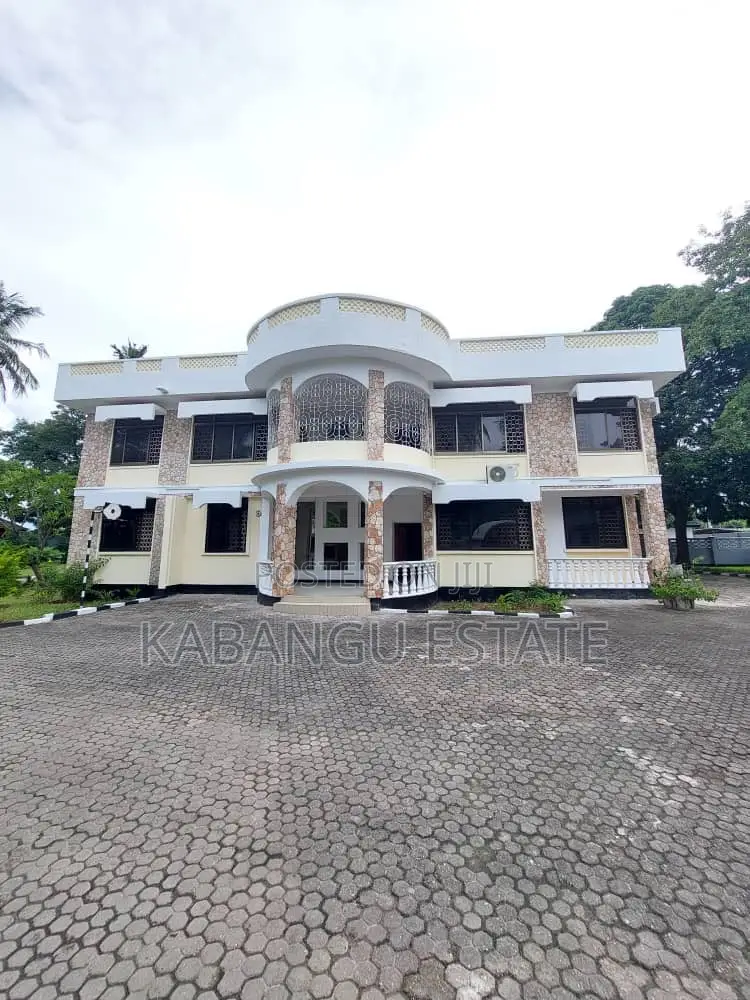8bdrm Bungalow in Mikocheni, Kinondoni for rent