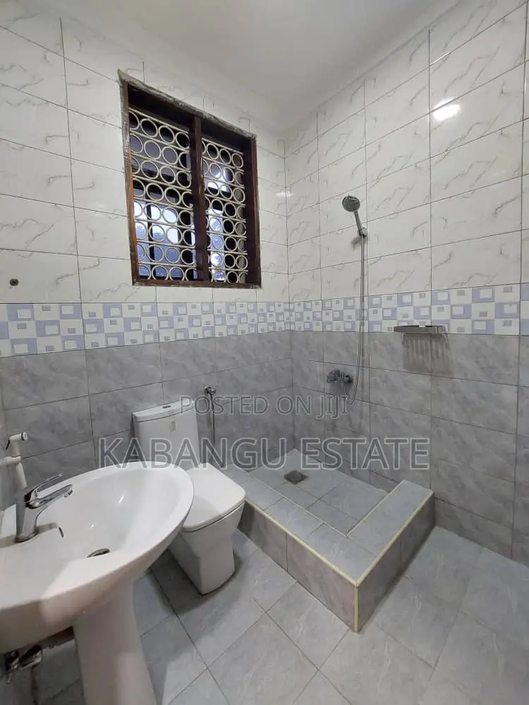 8bdrm Bungalow in Mikocheni, Kinondoni for rent