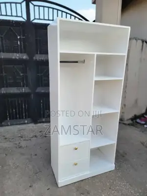 Kabati Wazi La Nguo
