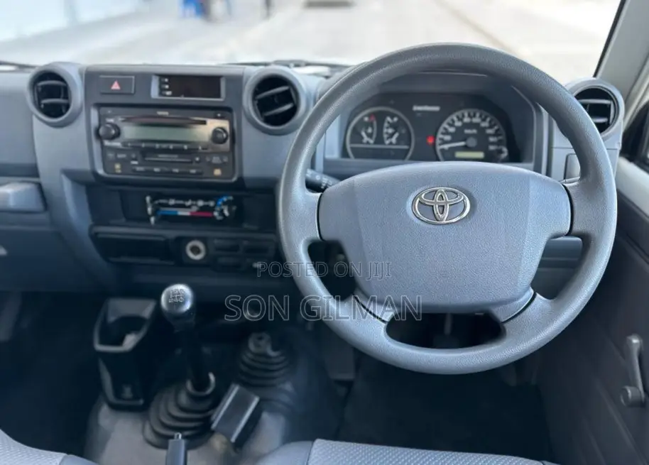 Toyota Land Cruiser 2012 Pearl