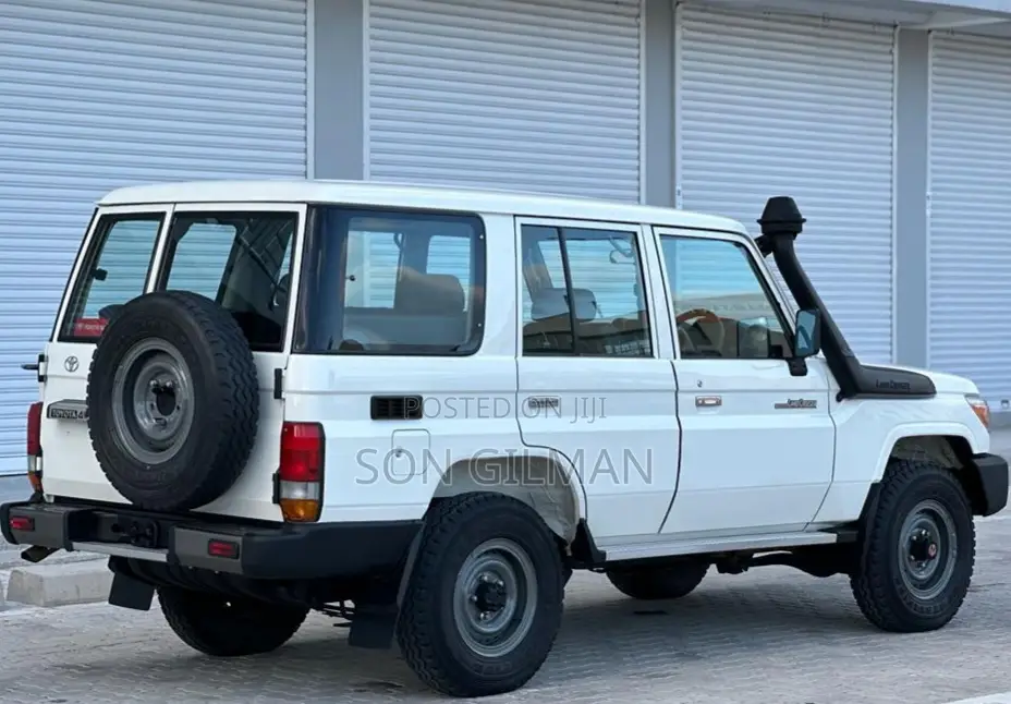 Toyota Land Cruiser 2012 Pearl