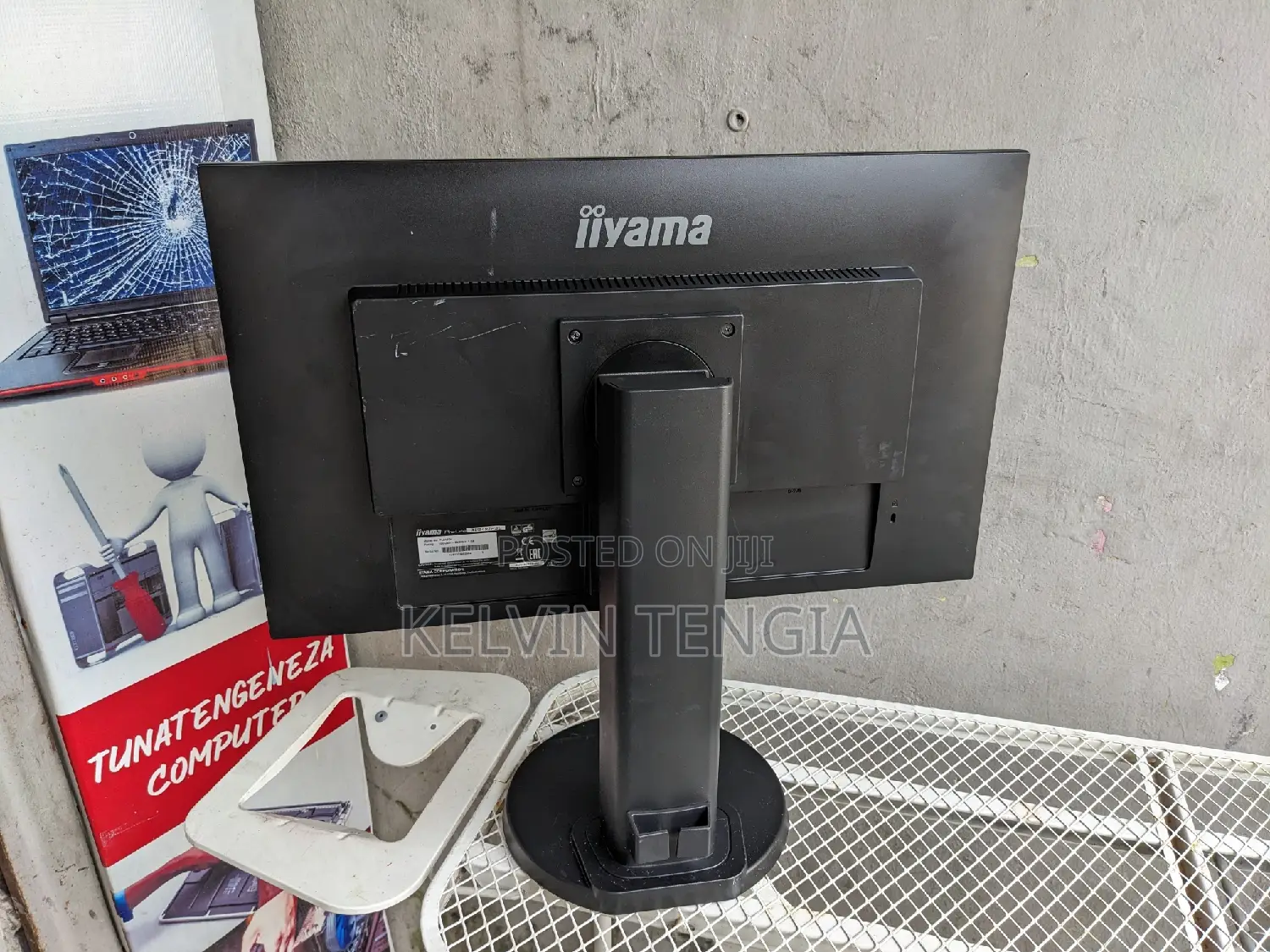 Frameless Monitor