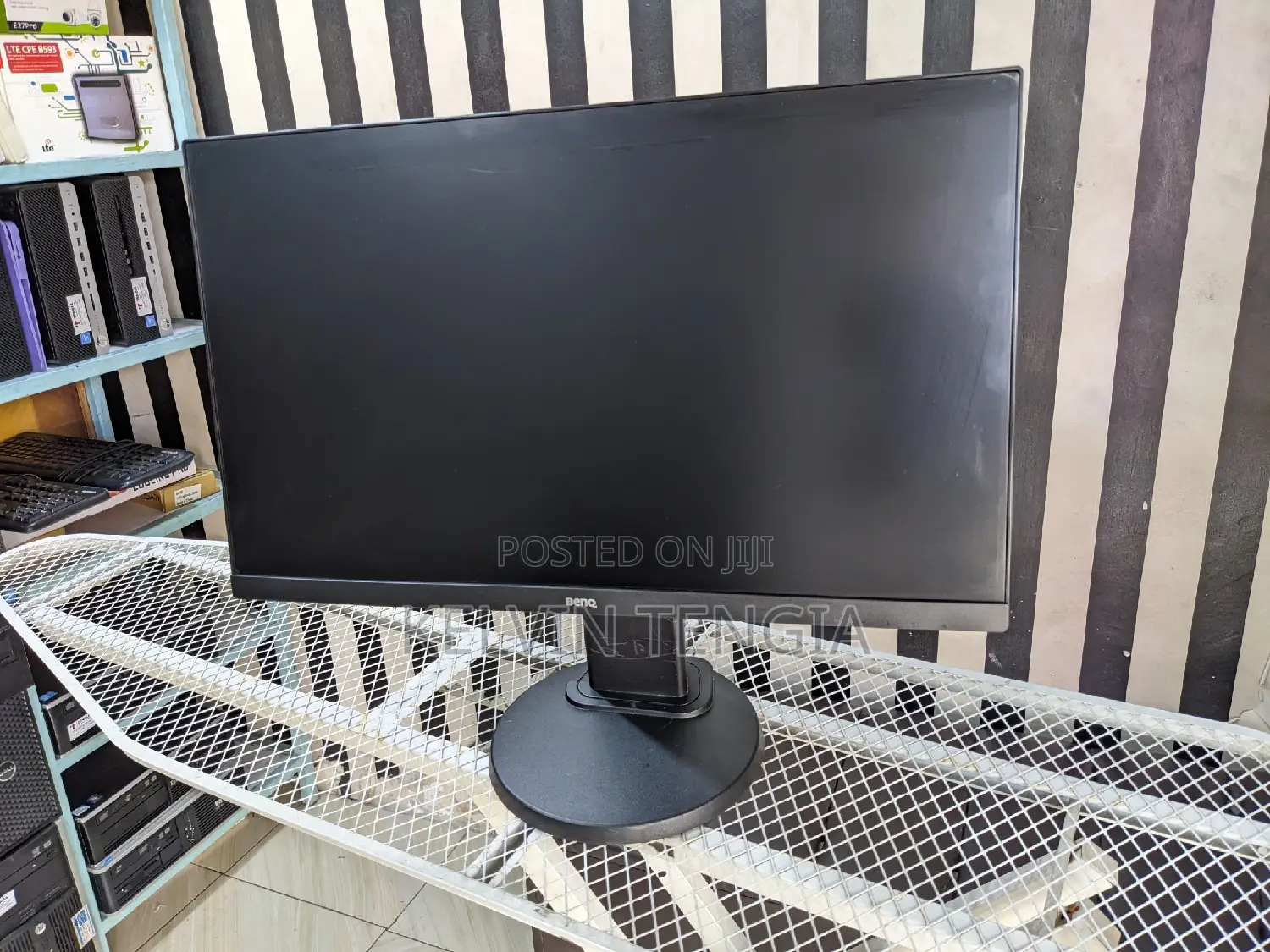 Frameless Monitor