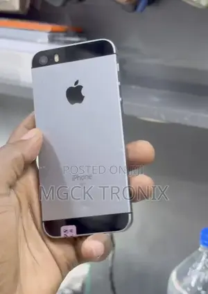 Apple iPhone SE 64 GB