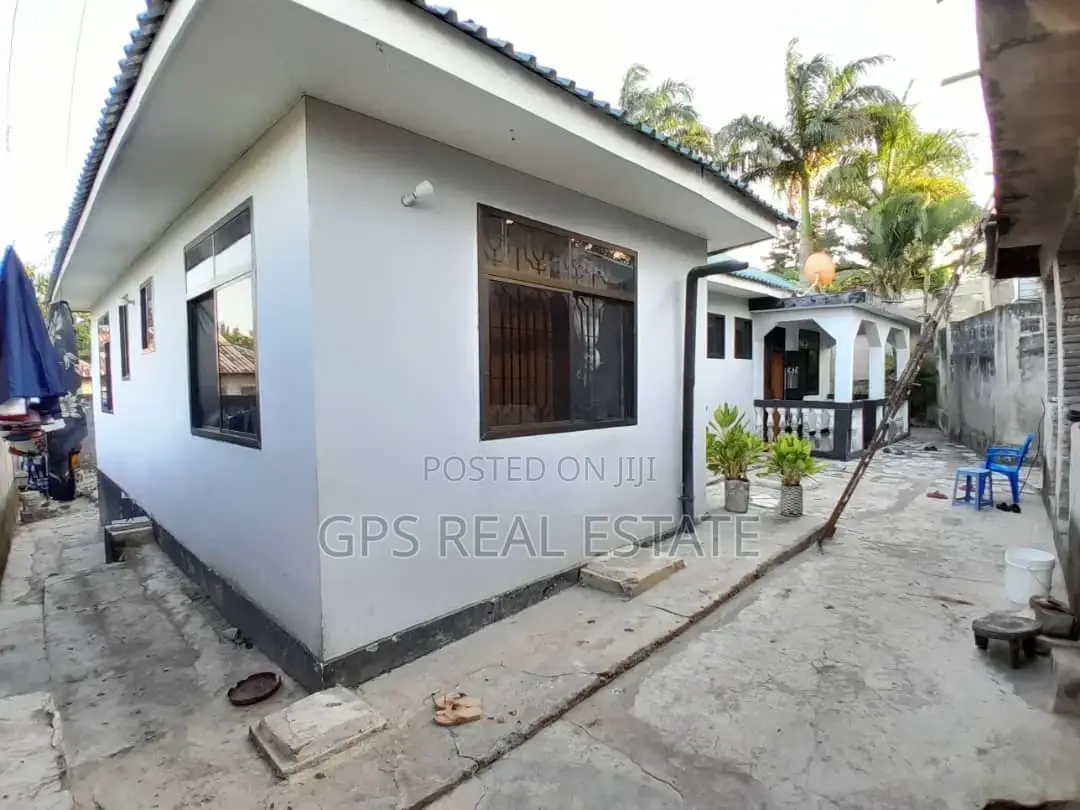 4bdrm House in Mbezi Kwa Msuguri, Kinondoni for sale