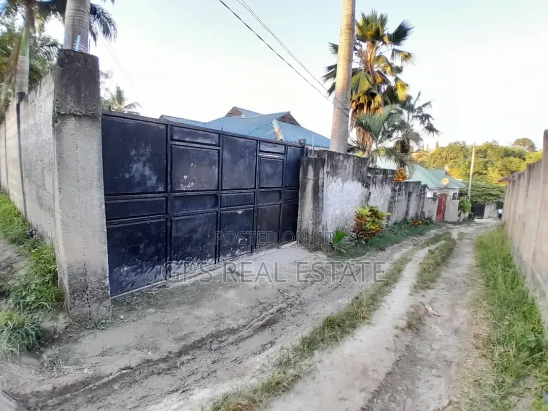 4bdrm House in Mbezi Kwa Msuguri, Kinondoni for sale