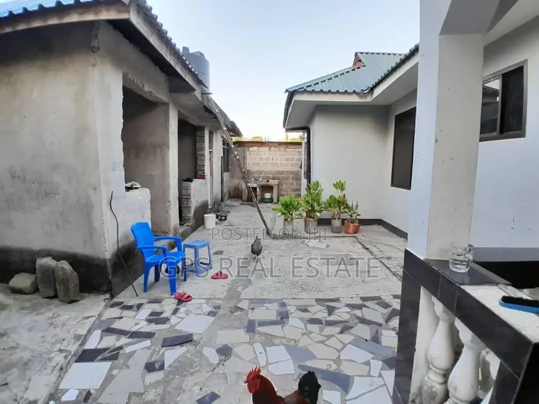 4bdrm House in Mbezi Kwa Msuguri, Kinondoni for sale