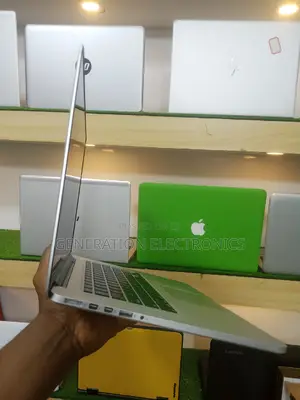 Laptop Apple MacBook Pro 2015 8GB Intel Core I7 SSD 256GB
