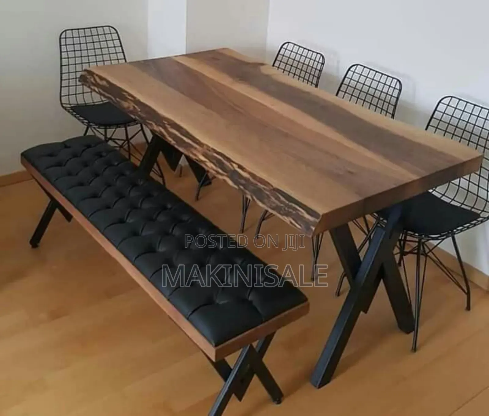 Dinner Table Nzuri Sana Mbao Ngumu
