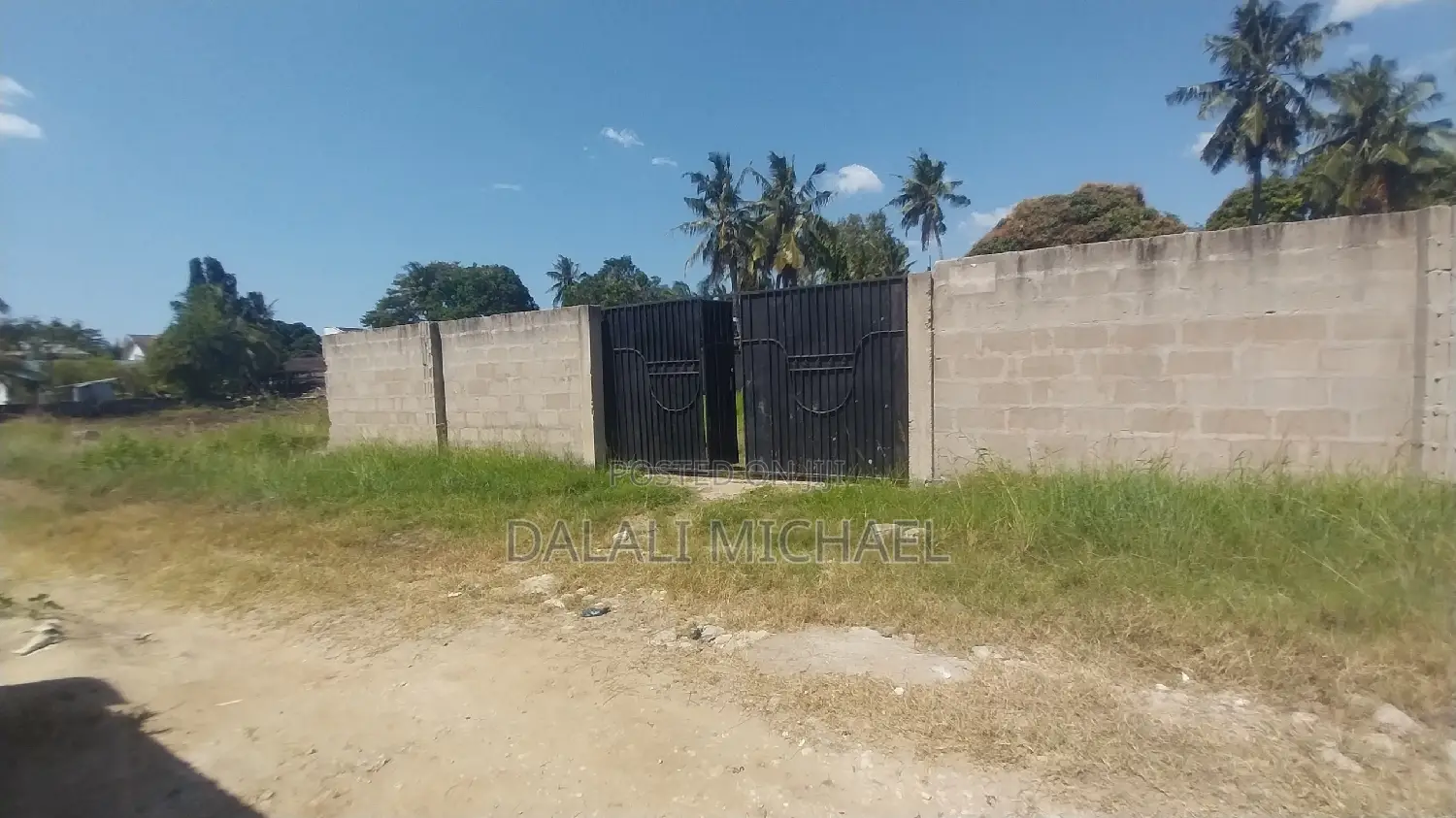 Plot for Sale Mbezibeach.!