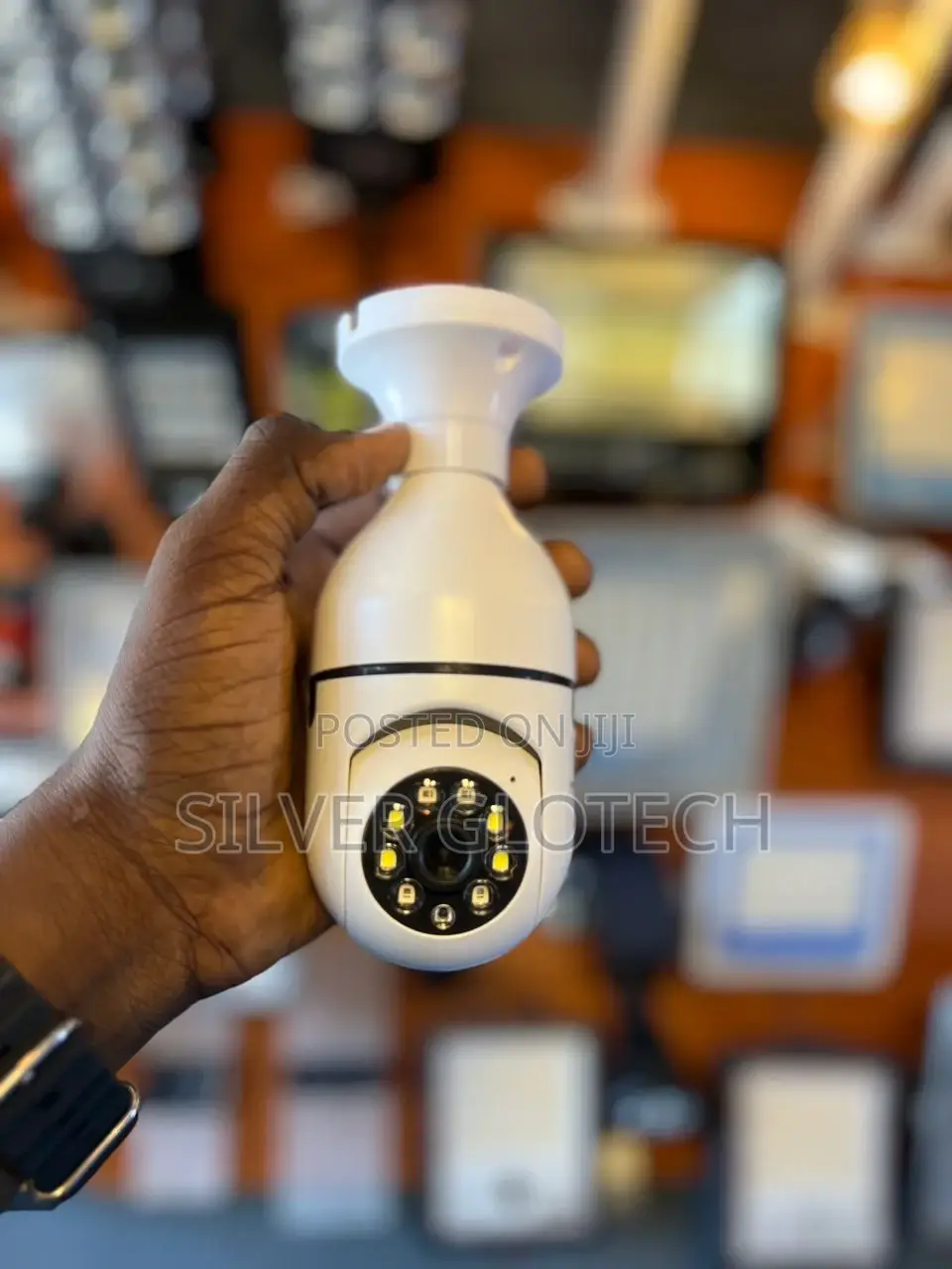 CCTV Camera, Bulb Wireless Camera Unaconnected Na Simu Pia