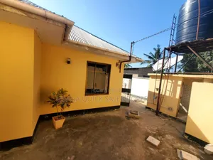 9bdrm House in Goba for sale