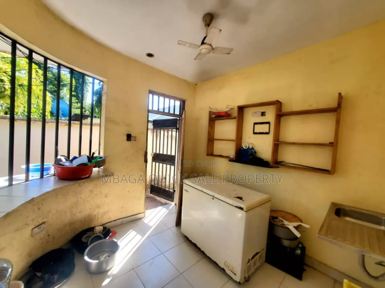 9bdrm House in Goba for sale