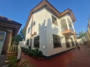 5bdrm House in Arusha Majengo for sale