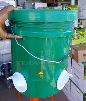 Feeder Za Plastic (Kuku Na Bata)