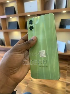 New Samsung Galaxy A05 64 GB Green
