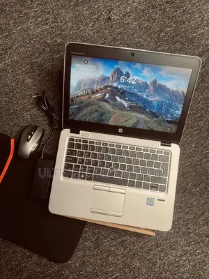 Laptop HP EliteBook 820 G3 8GB Intel Core I5 HDD+SSD 500GB