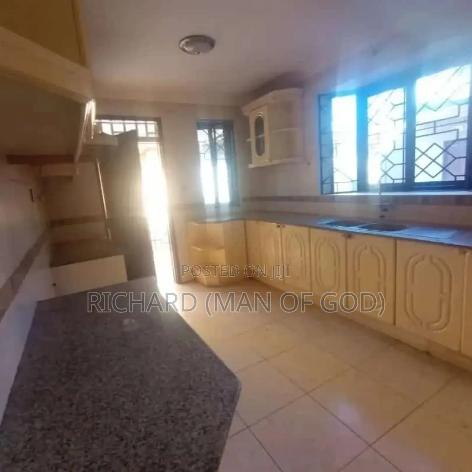 7bdrm Bungalow in Arusha for rent