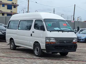 Toyota HiAce 2003 White