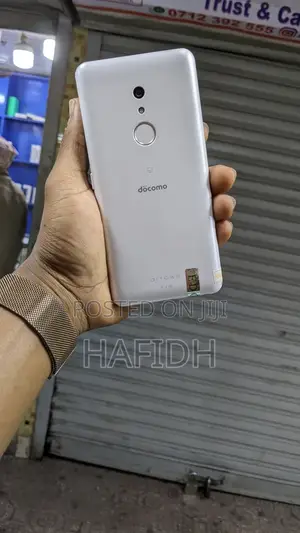 Fujitsu Arrows A 64 GB White