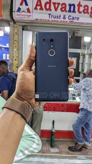 Fujitsu Arrow Be3 F-02L 32 GB Blue