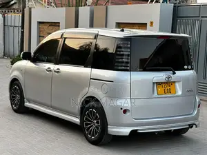 Toyota Sienta 2005 Silver
