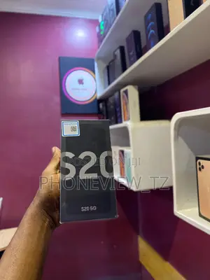 New Samsung Galaxy S20 128 GB Black