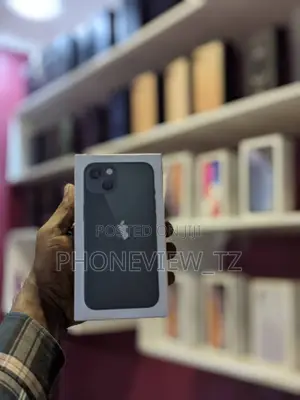New Apple iPhone 13 128 GB Green