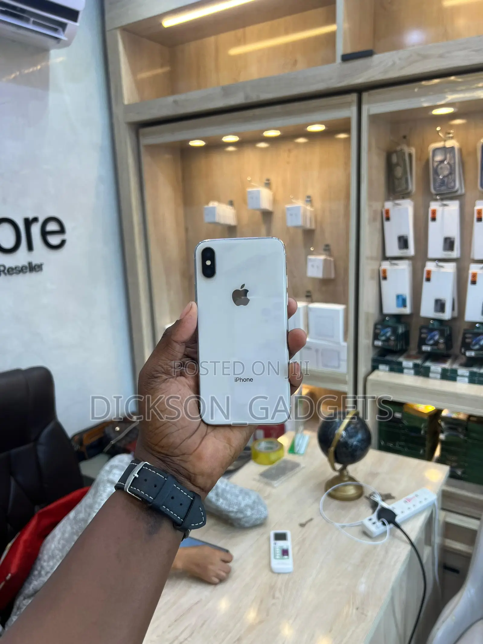 Apple iPhone X 64 GB White