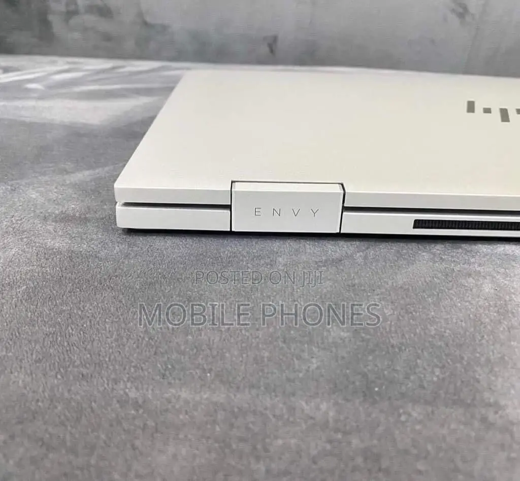 New Laptop HP Envy X360 8GB Intel Core I5 SSD 512GB